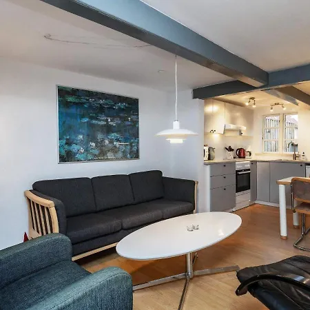 4 Person In Rudkobing-by Traum * 鲁德克丙