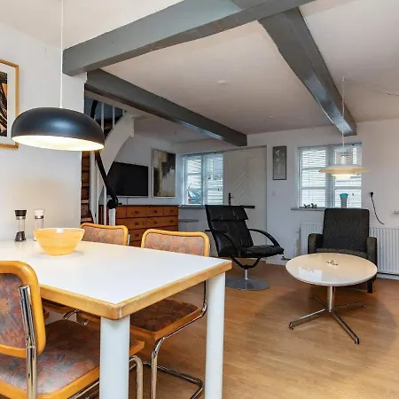 4 Person In Rudkobing-by Traum * 鲁德克丙